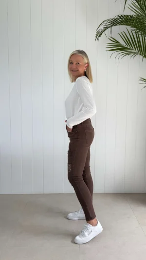 Pants Edit|Jeans>Threadz All That Jazz Applique Jean - Chocolate