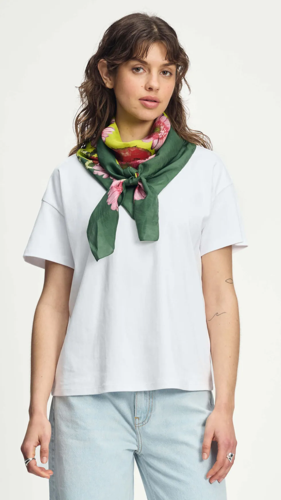 bouquet-lime-shawl-lTiSpCsg-0.webp Scarves|POM Amsterdam>POM Amsterdam Bouquet Lime Shawl