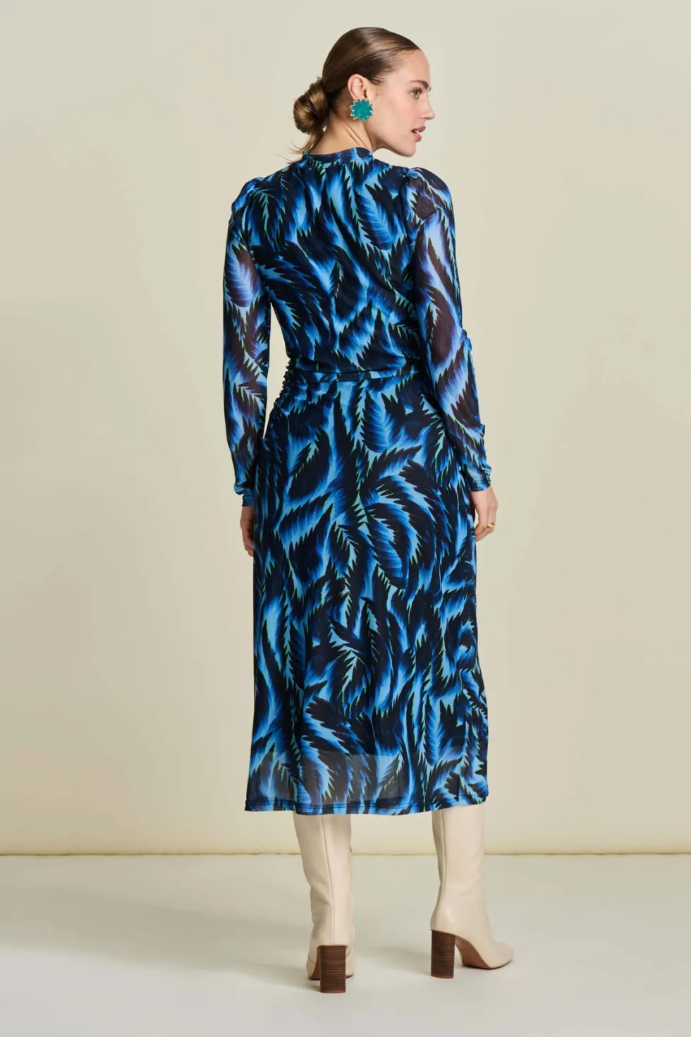 feathers-blue-mesh-dress-YYljHyaW-3.webp POM Amsterdam|Festive Fits>POM Amsterdam Feathers Blue mesh Dress