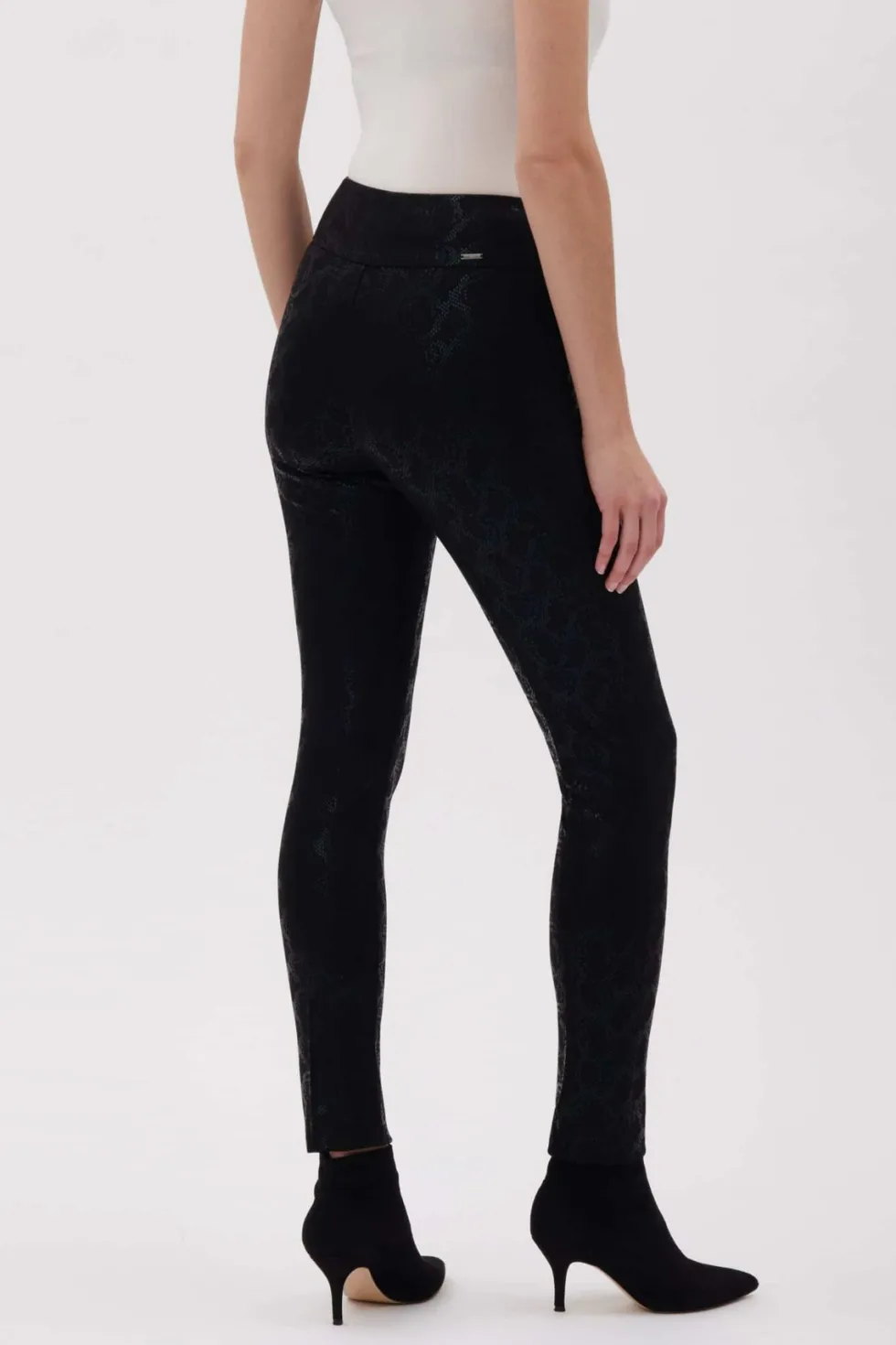 luxury-ponte-28-inch-straight-hgIEibcl-2.webp Up! Pants>Up! Pants Luxury Ponte 28 Inch Straight Leg Pant - Shiny Snake 67357 Au10