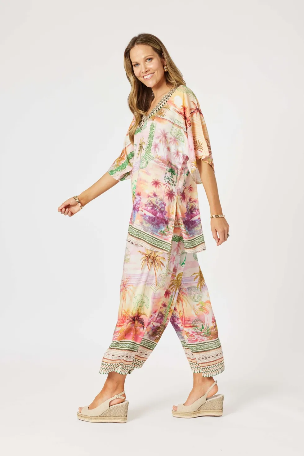 passport-v-neck-top-sunset-m-BziRaVGz-2.webp Tops|Tops>Hammock u0026 Vine Passport V-Neck Top - Sunset Multi