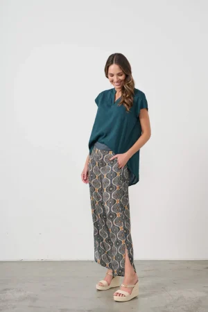 Blouses|Caju>Caju Scoop Back Hem Blouse