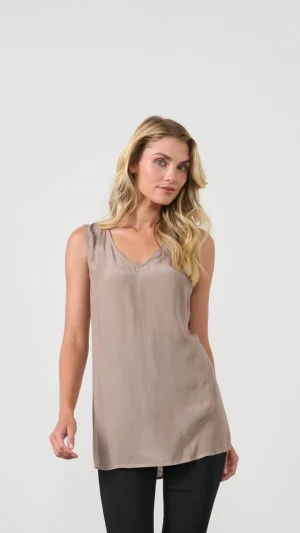 Holmes & Fallon>Holmes u0026 Fallon V Neck Tank Top mushroom